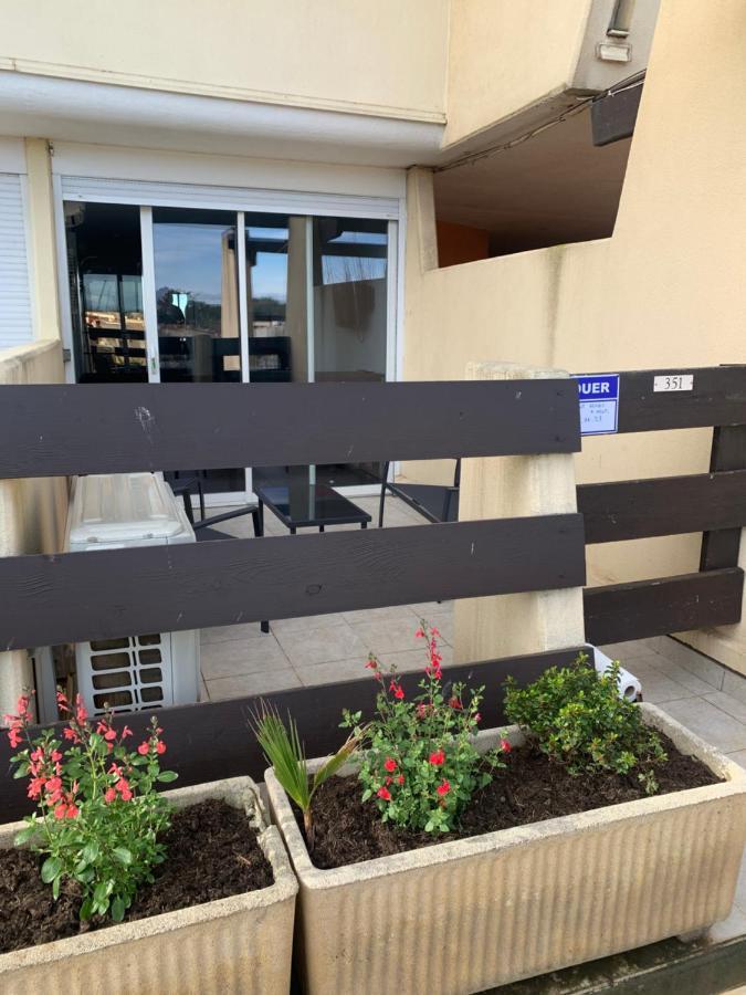 Nid douillet dans les coursives du village naturiste du cap d agde Extérieur photo