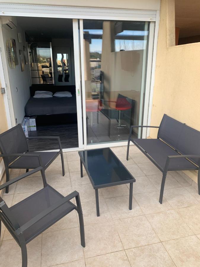 Nid douillet dans les coursives du village naturiste du cap d agde Extérieur photo